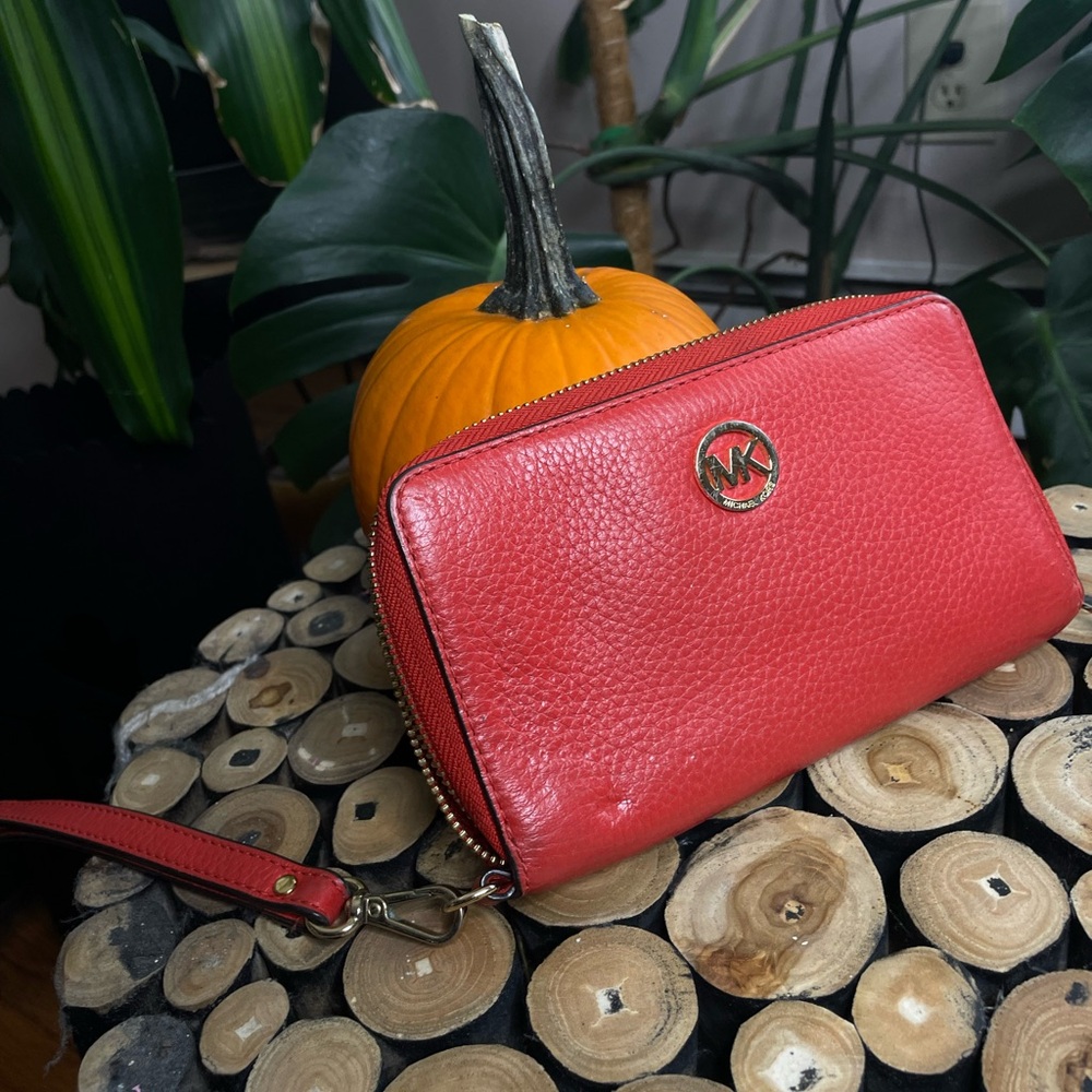 Michael Kors Leather Continental Wallet